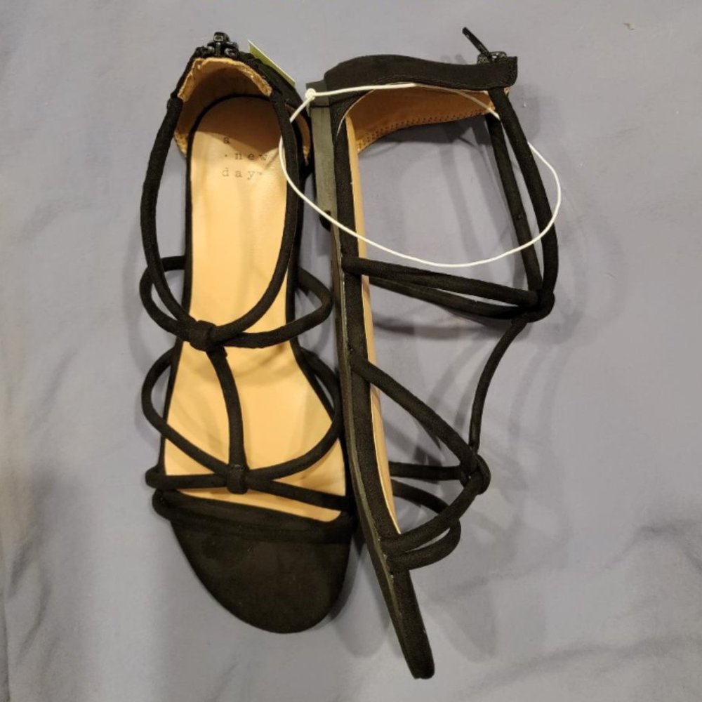 Women's black sandals